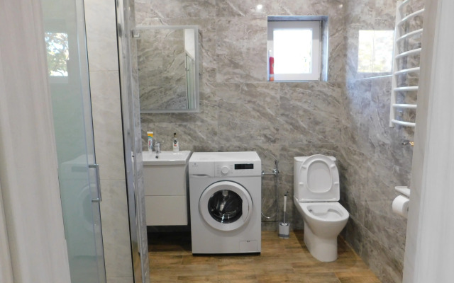 Частный Дом Двух Этажный Дом в Тихом Районе