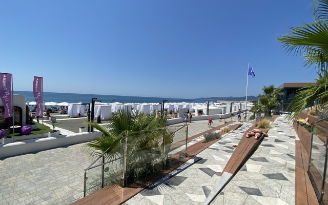 Alfa Roz Del Mar Apartments