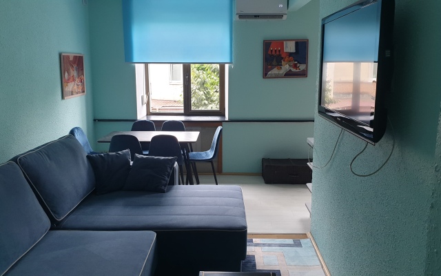 Апартаменты Зеленая лампа Уткинская 10