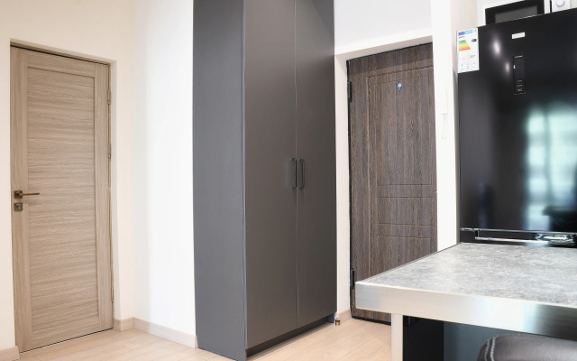 Newly Renovated Condo, Steps to Republic Square Apartments