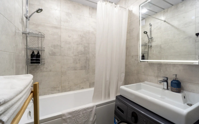 Dve podushki na Valdajskoj, 2k2 Flat