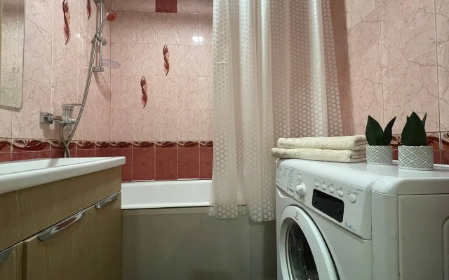3-K. 70 M² 6 Krovatey Flat