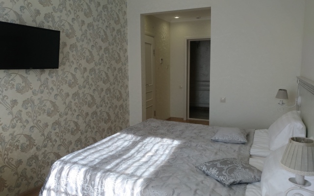 8 Avenyu Hotel