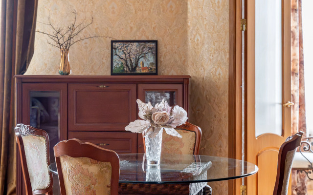 Квартира на Невском