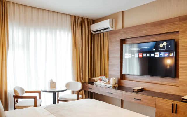 White Breeze Baku Hotel