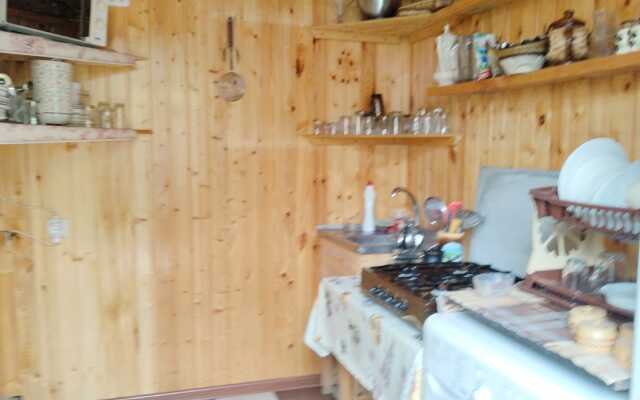 Gostevoy Dom Demerdzhipa Ulitsa, 84 Guest House