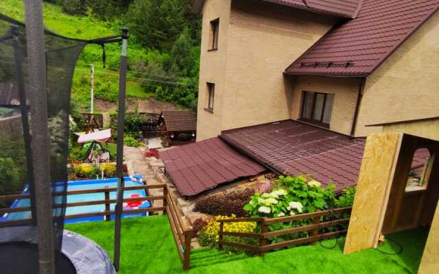 Radevichi Guest House