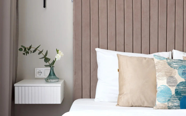 Yevrodvushka U Morya Flat