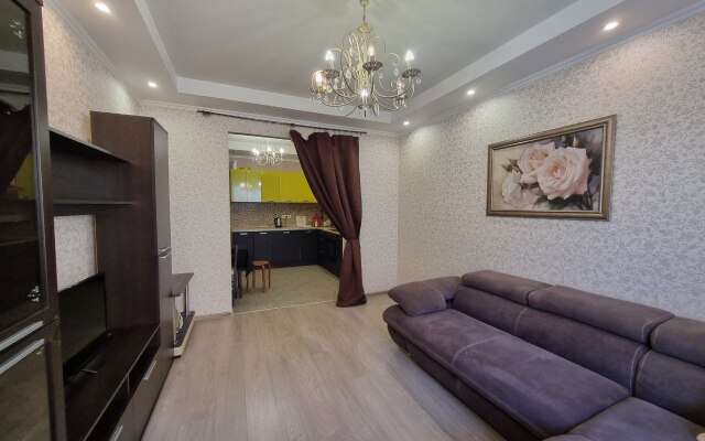 1b Podmoskovny 12 Apartments