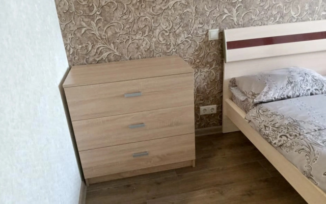 Dukat v tikhom rayone u lesa 1 Flat
