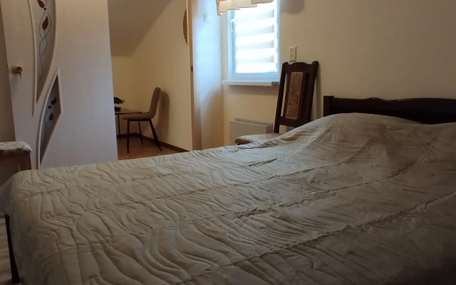 Na Monastyrskom Shosse Guest house
