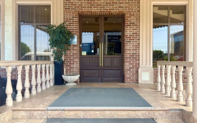 Bridge  Hotel