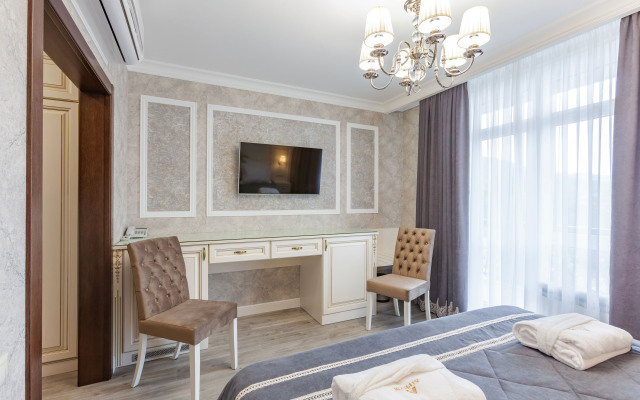 Atrium Hotel
