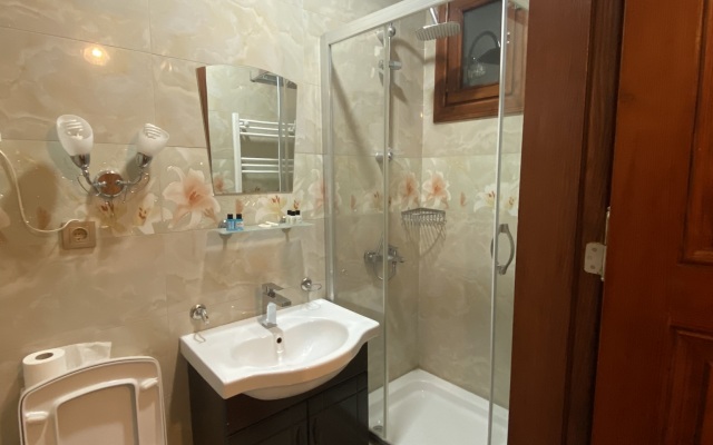 Nuray Hotel