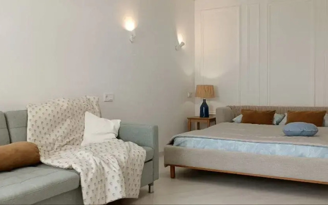 Апартаменты у Мирожского монастыря