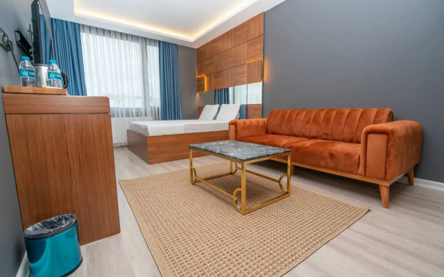 And Center Suite