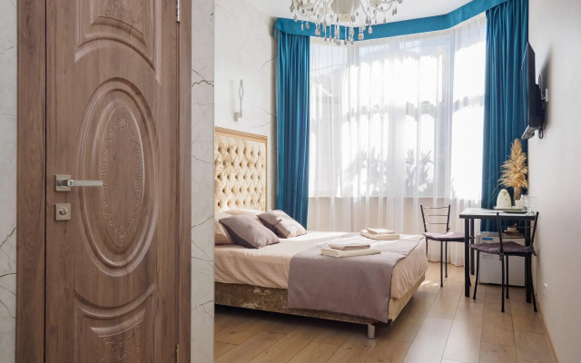 S Basseynom Ryadom S Plyazhem Albatros Apartments