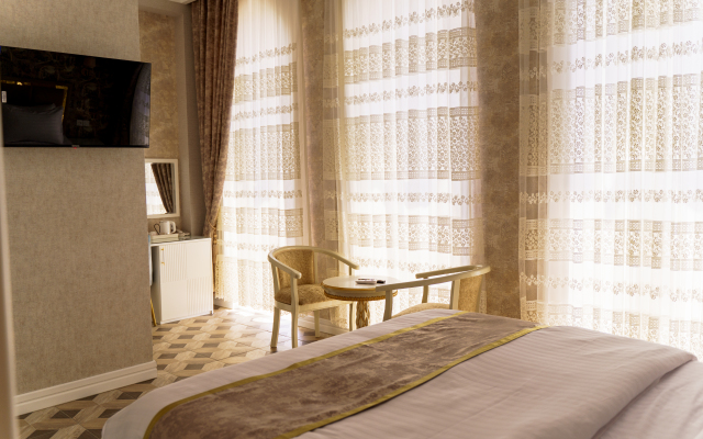 Ayni Hotel