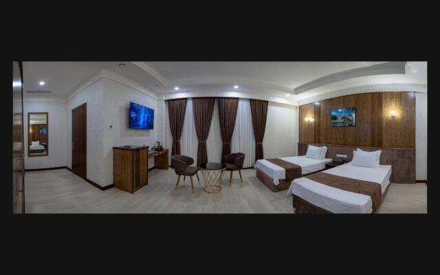 Paradise Plaza Luxury Hotel