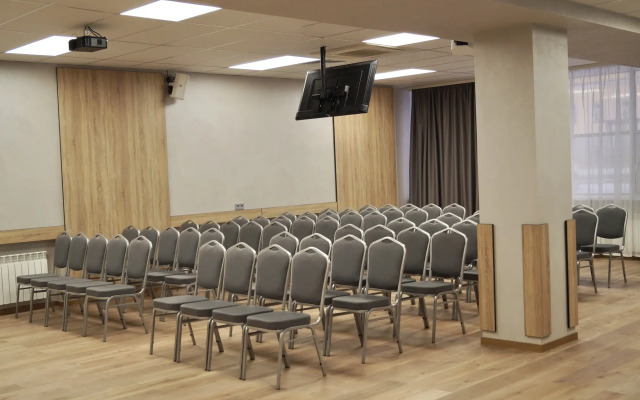 Amaks Premier Hotel