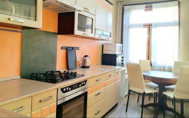 2 Komnatnaya V Tsentre Goroda Flat