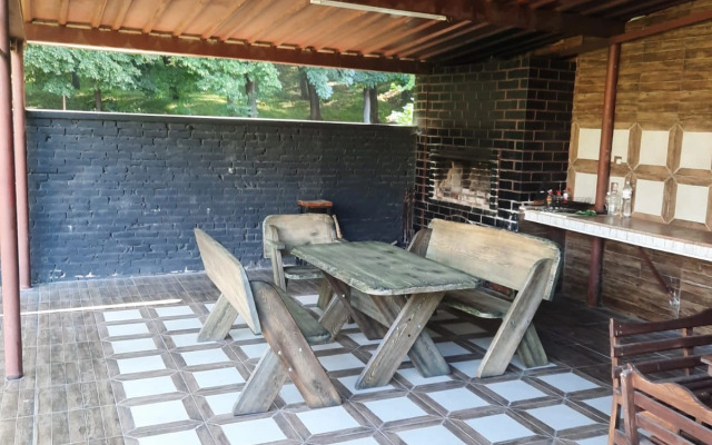 Частный дом с видом на парк санатория