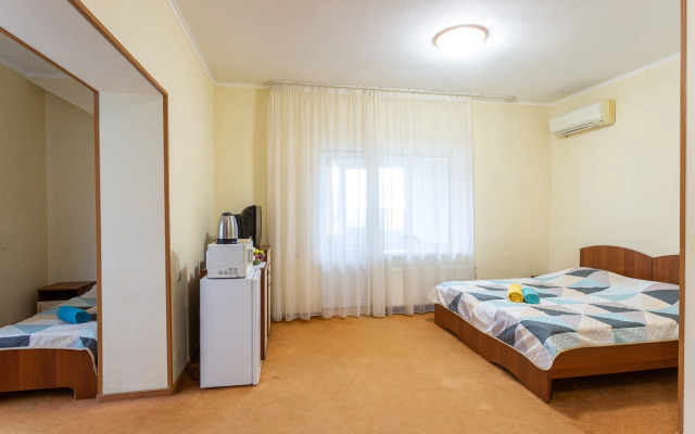 U morya s balkonom Apartments