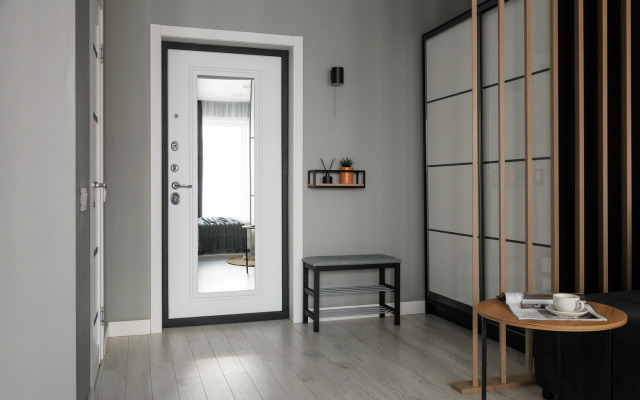 Stilnaya S Vidovym Balkonom Flat