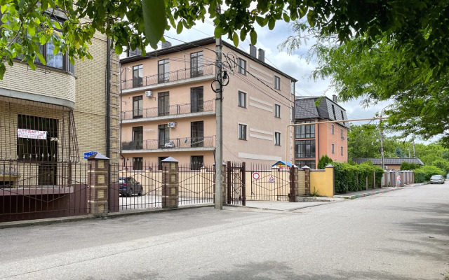 Stilnaya Vozle Istochnika N4 Flat