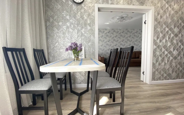 Podelam na Kislova 27 Flat