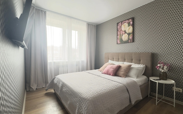 V Novom ZhK Ryadom s Naberezhnoj Amura Flat