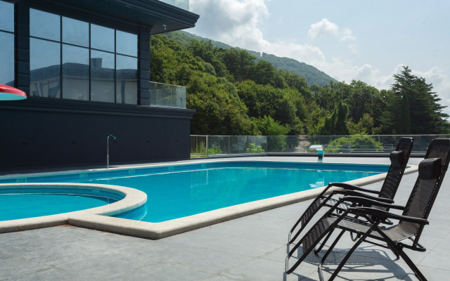 Gde Pahnet Letom - Stilnaya Studiya u Morya v Sochi (Ashe) Apartments