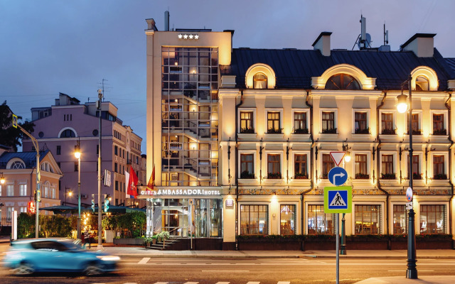 Отель Амбассадори