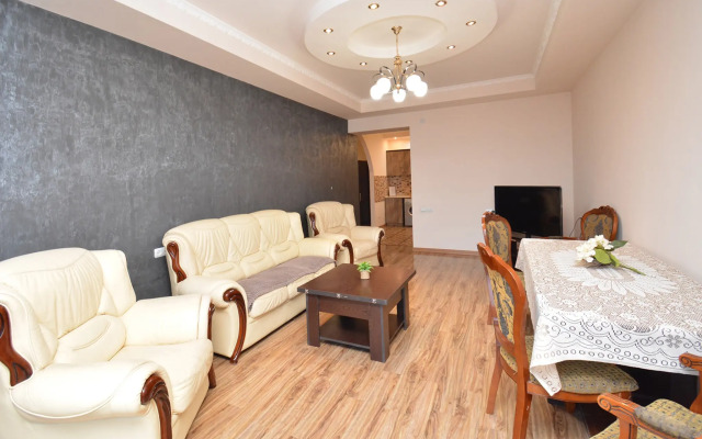 Perte House on Tsitsernakaberdi 2/1 Apartments