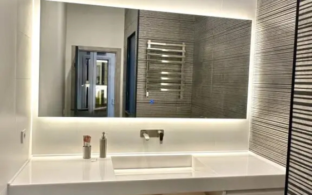 Loft Apart Energy s Dzhakuzi i Vidom na Ozero Apartments