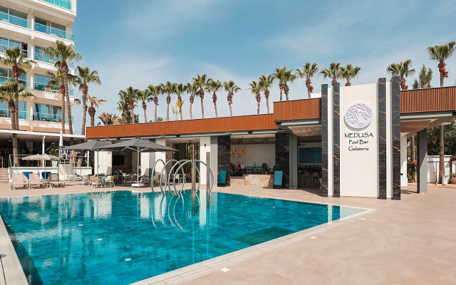 Cavo Maris Beach Hotel