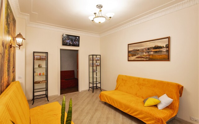 Na Tverskom Prospekte Flat