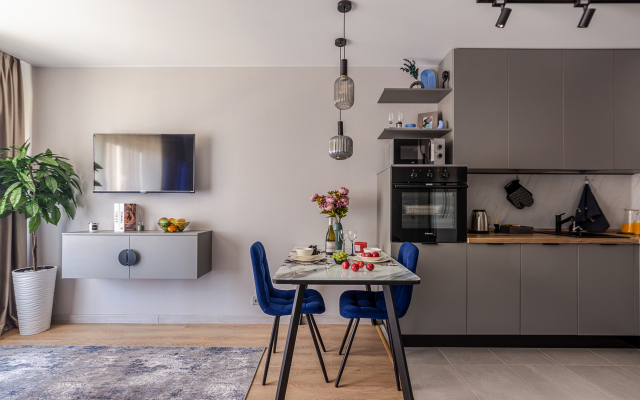 evro-2 u m. Lesnaya Apartments