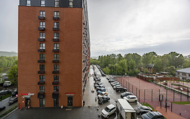 Stilnaya studiya na beregu Oki Flat