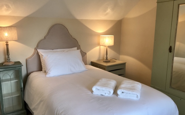 The Walton House Jericho House Apartments