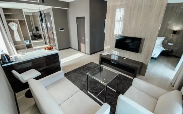 Resident City Hotel
