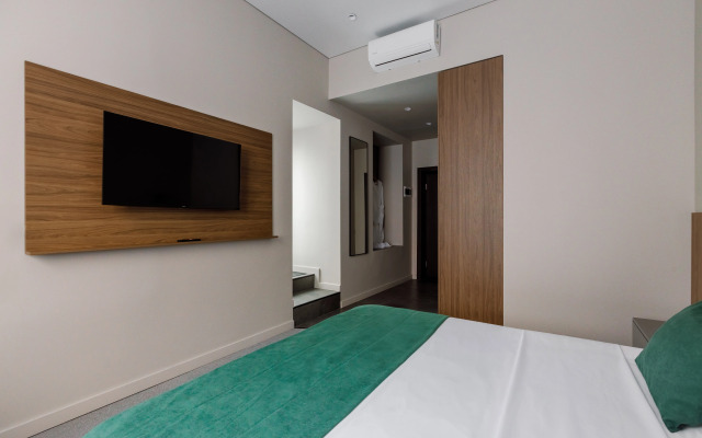 Seven Hills Brestskaya Hotel