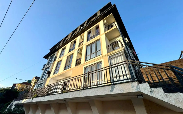 Studiya Na Troitskoy Flat