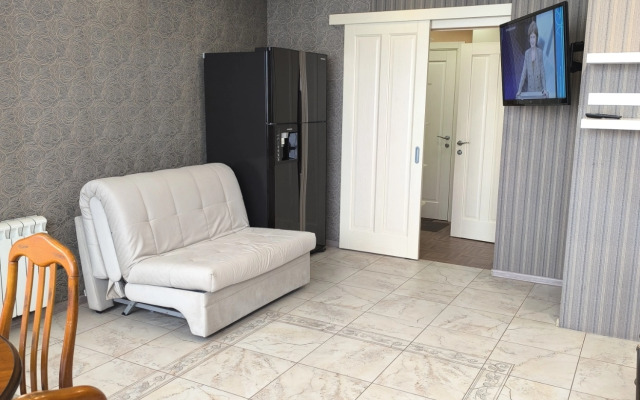 V Shusharakh, Novgorodskiy 7 Flat
