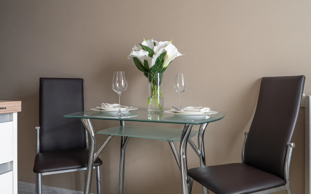 Red Art Light Rosen Apartments