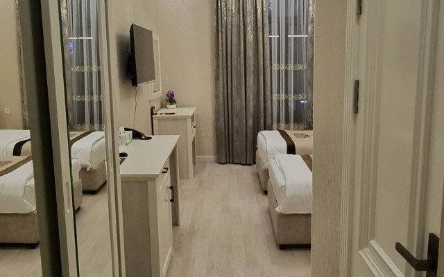 Hayat Plaza Hotel & Spa