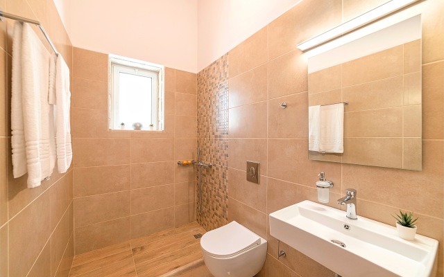 Vista Mare Villas Heated Pool