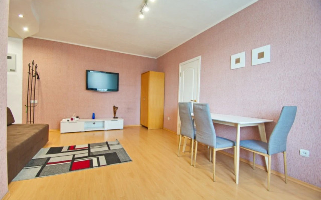 Апартаменты Апартон на Независимости 52