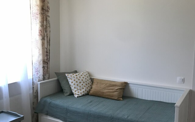 Апартаменты с 3 спальнями в частном доме