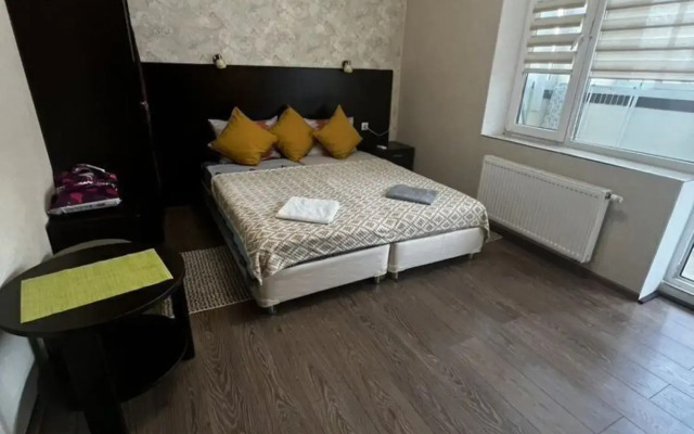 Na Ulitse Prosvescheniya 85b Flat